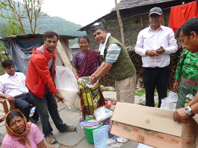 ナイアードネパールによる地震の支援